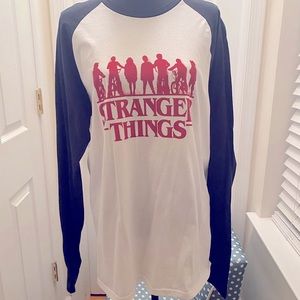 Long sleeve shirt, blk sleeves, white shirt, red writing (STRANGER THINGS)🎥